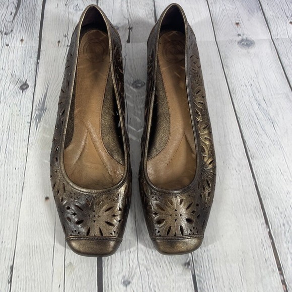 Nurture Flat Size 9.5 M Gold Rustic Comfort Cushioned Ballet Slip On Shoes - Picture 9 of 12